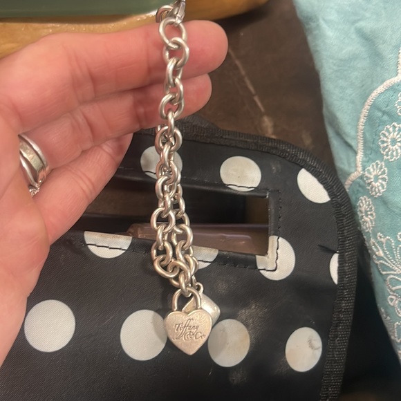 Reposhing making room for some newbies beautiful heart locket - Picture 3 of 3